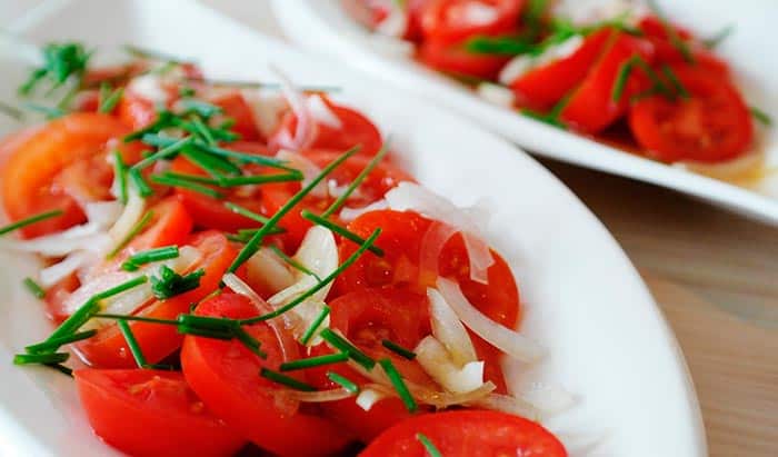 ensalada-con-tomate-gastronimia-de-carboneras